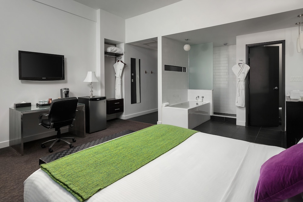 Loft, 1 King Bed, Bathtub, City View photo 2