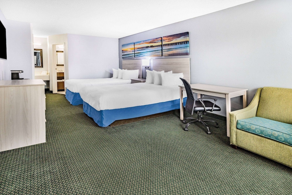Room, 2 Double Beds, Non Smoking - Photo 2