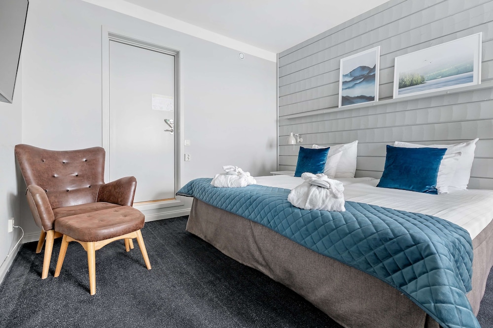 Suite, 2 Twin Beds, Non Smoking, Sea View (with Sofabed) - Photo 4