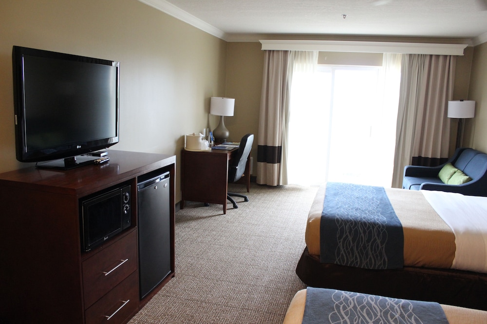 Standard Room, 2 Queen Beds, Non Smoking - Photo 2