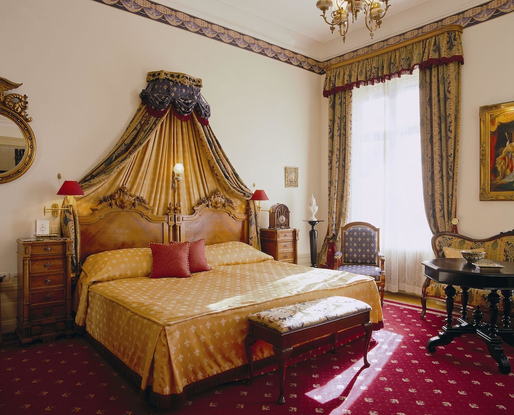 Junior Suite, Jetted Tub - Photo 2