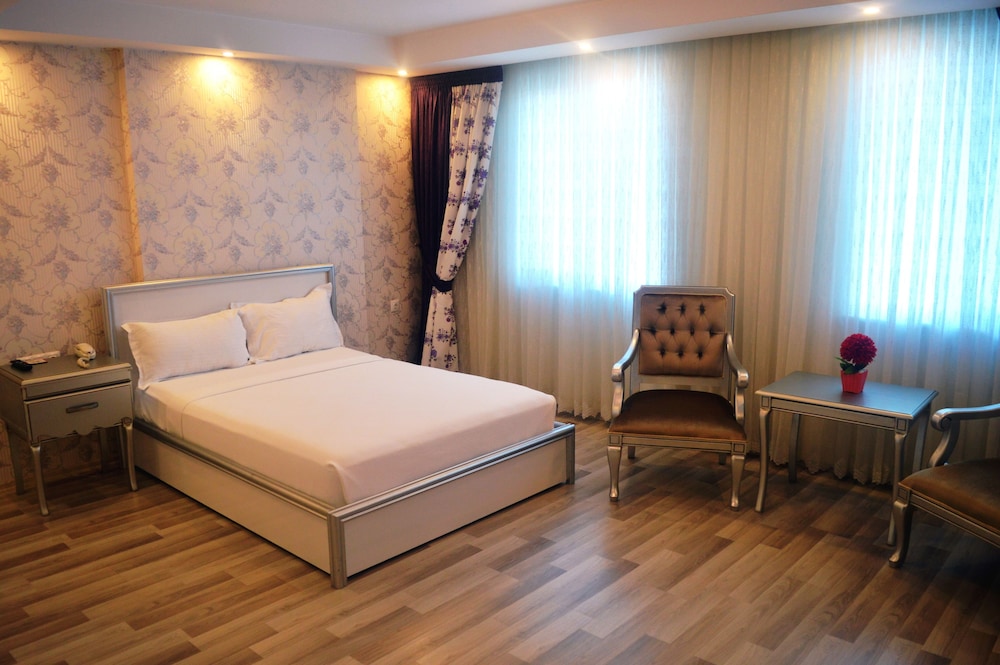 Classic Single Room, 1 Double Bed, Non Smoking, City View photo 1
