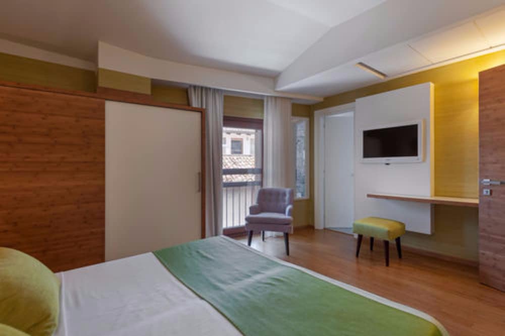 Standard Double Room - Photo 4
