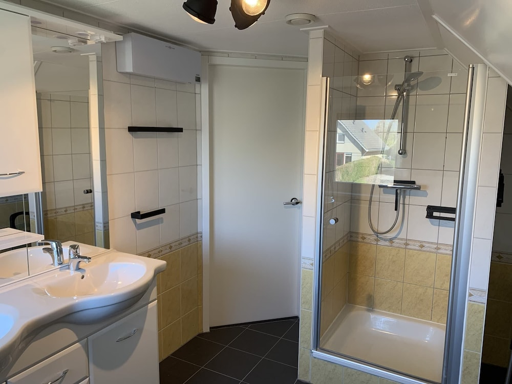 Restyled met infrarood sauna 6 Pers. photo 3
