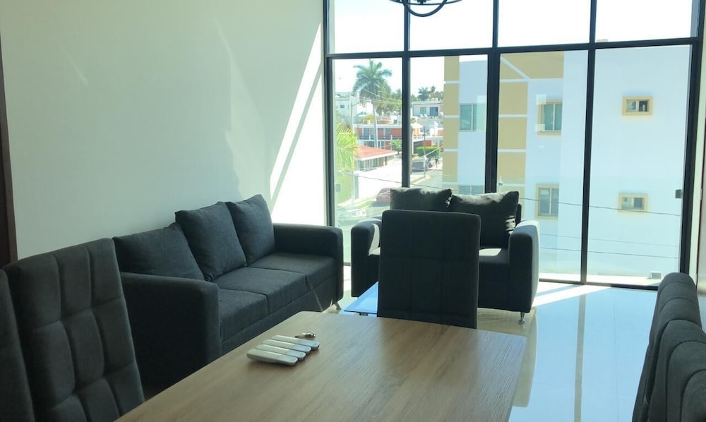Deluxe Condo, Partial Ocean View photo 2