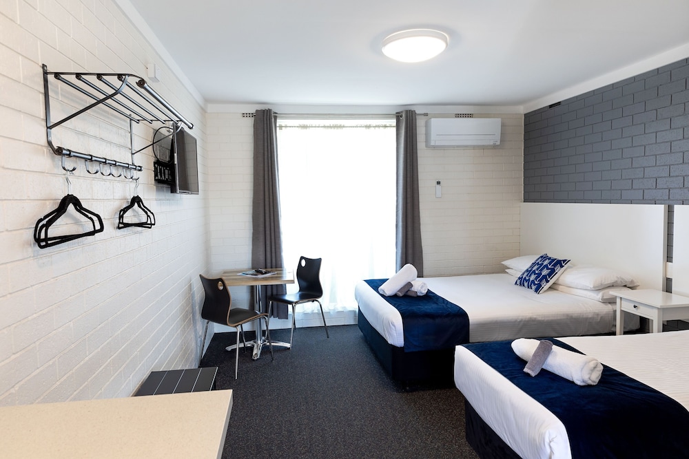 Standard Double plus Single Room photo 1
