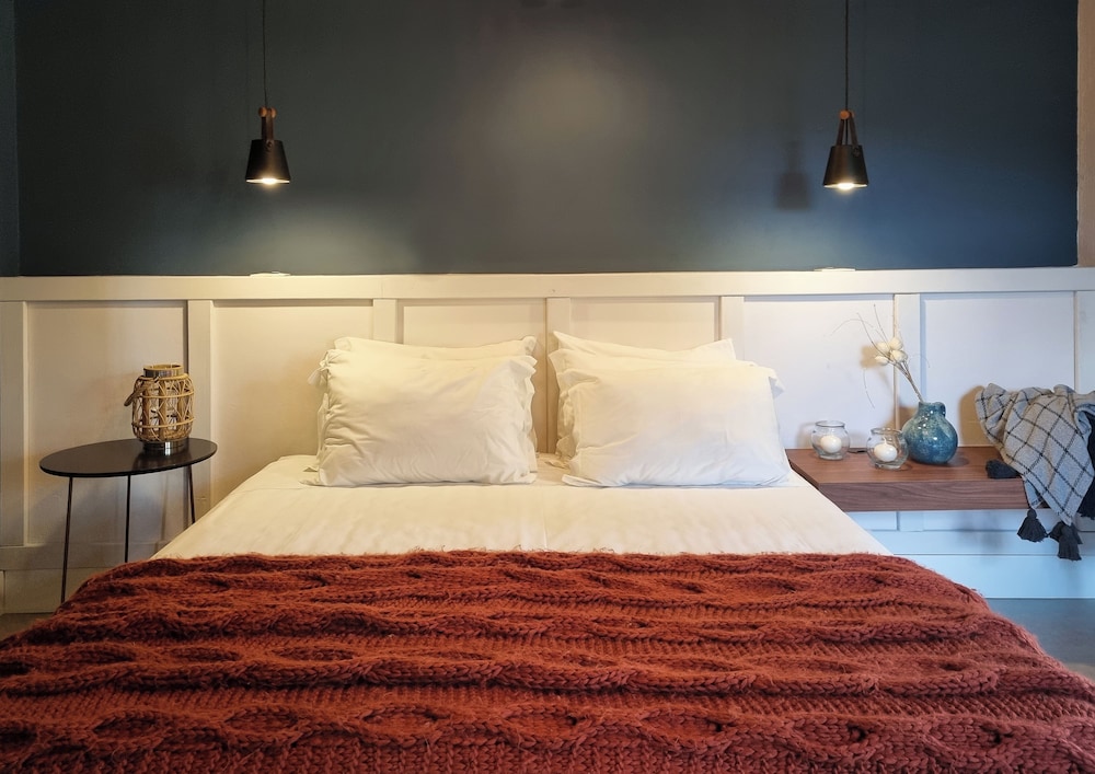 Deluxe Room, Multiple Beds, Jetted Tub photo 1