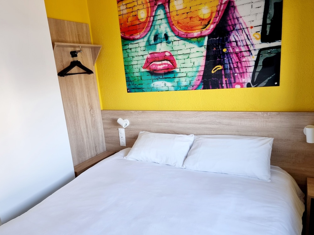 Standard Room, 1 Double Bed - Photo 8