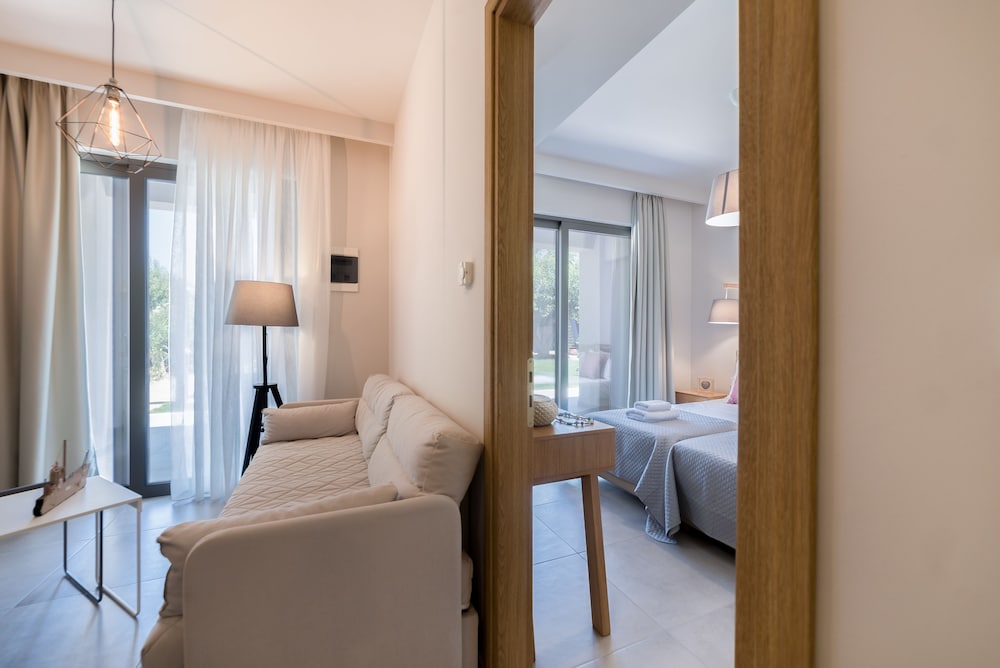 Superior Suite, 2 Bedrooms, Garden View photo 2