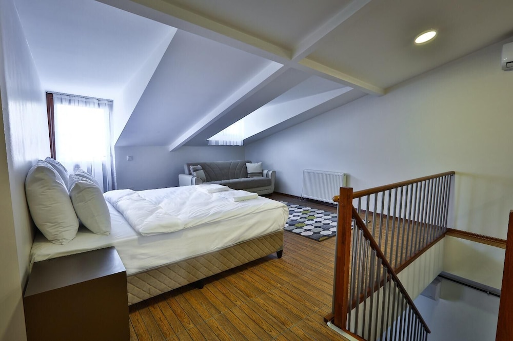 Family Condo, City View photo 3