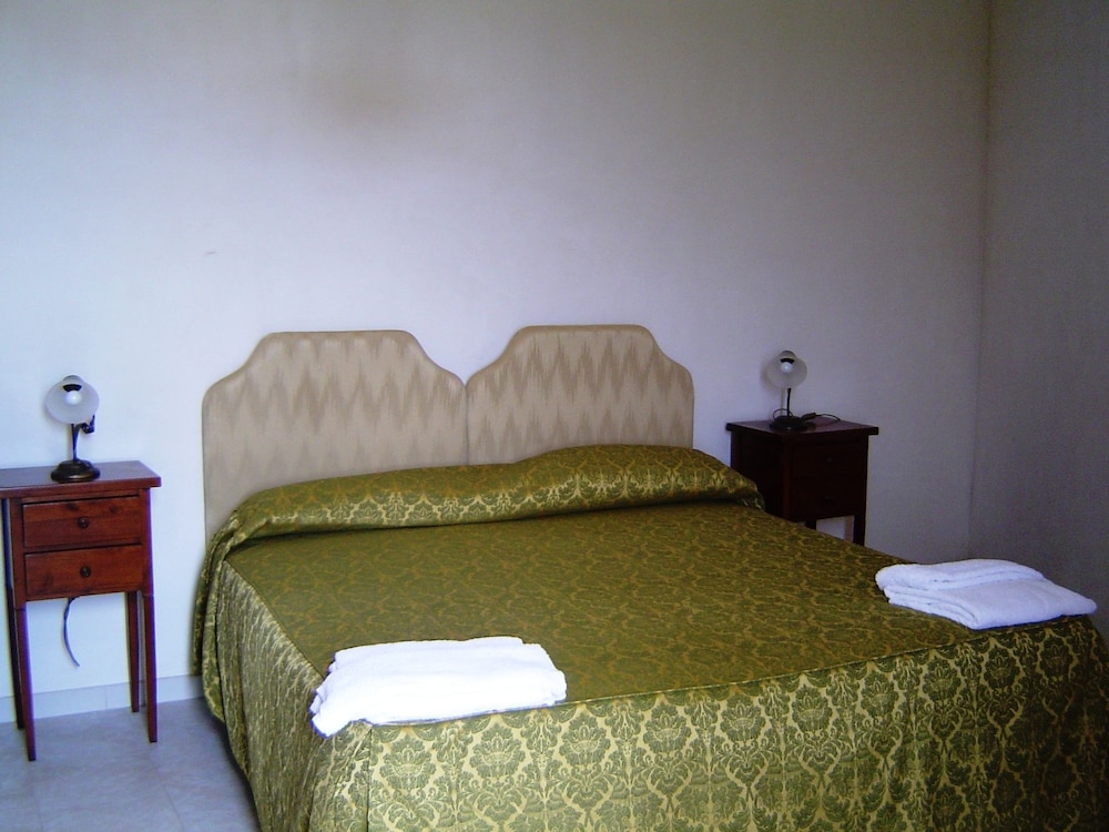 Double or Twin Room, Patio, Garden View photo 2