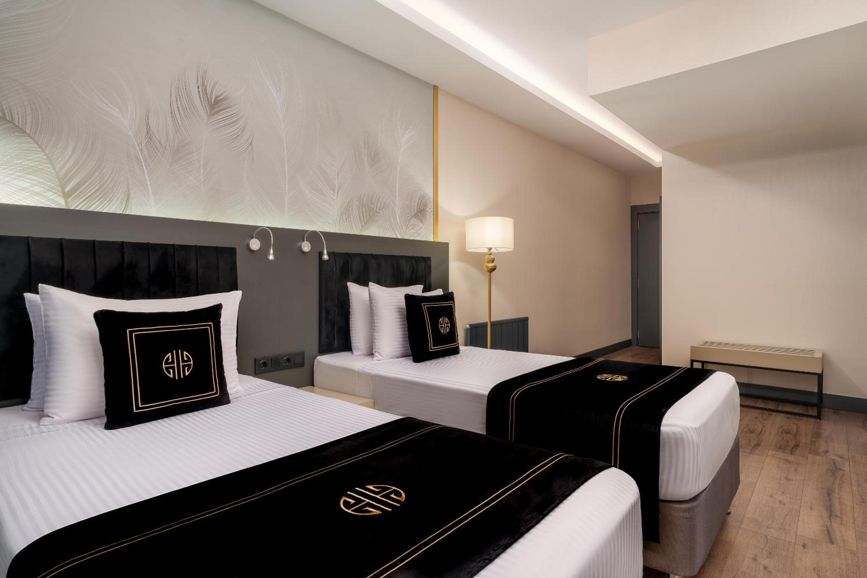 Deluxe Family Suite