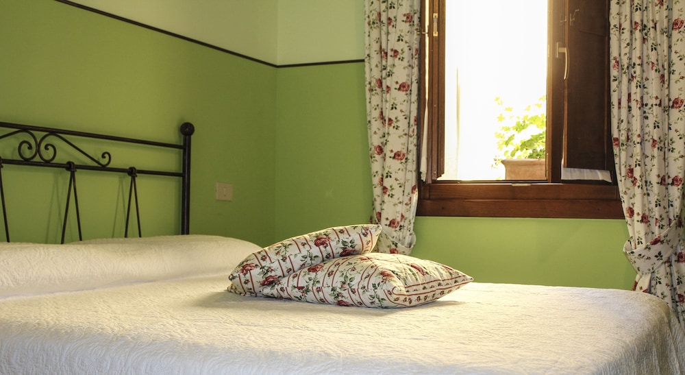 Double or Twin Room, Refrigerator photo 3