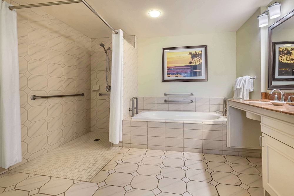 2 Bedroom Ocean Vw 1 King 1 Queen Ri Shwr