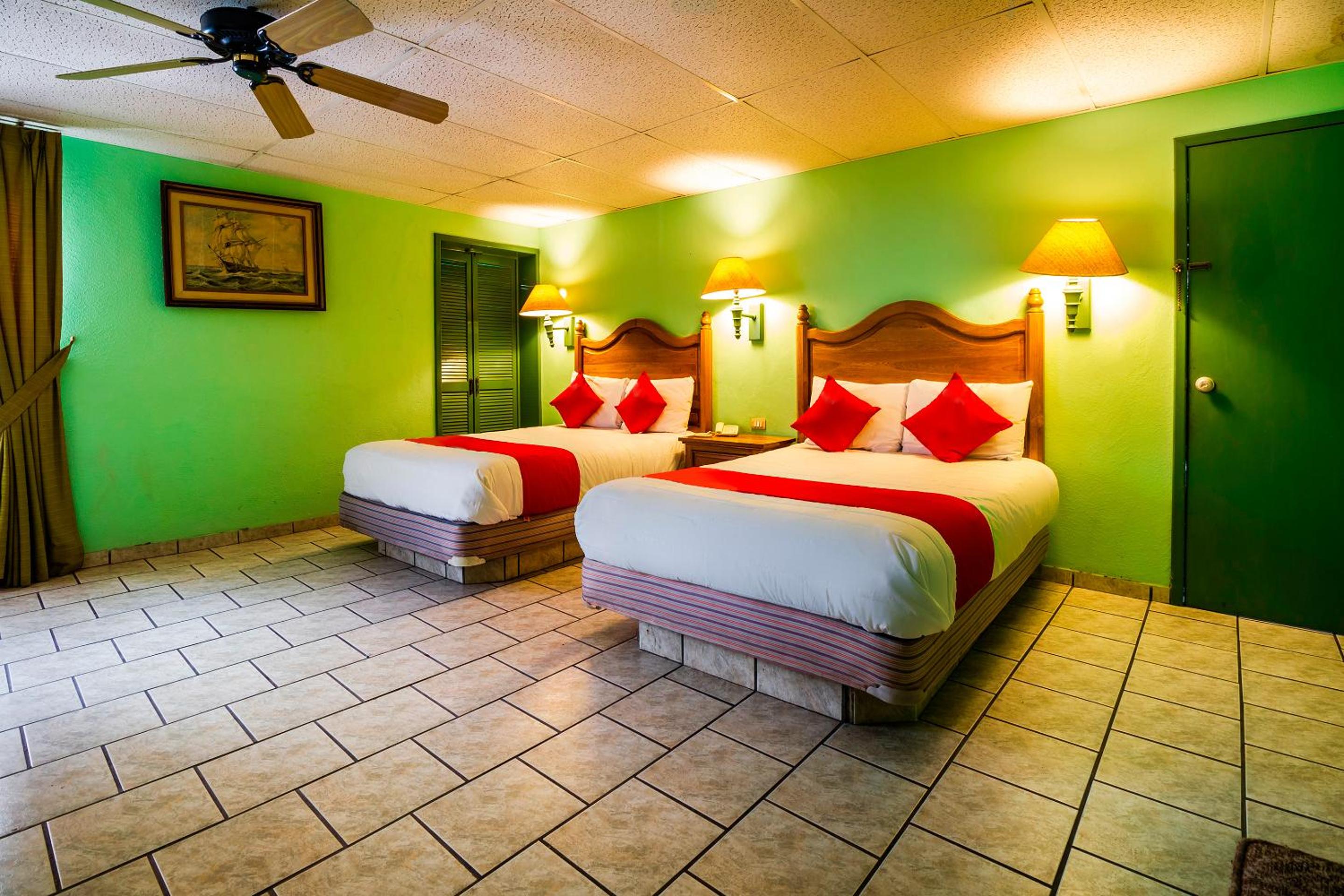 Standard Twin Room - Photo 6