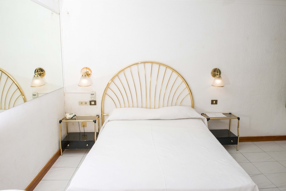 Basic Single Room