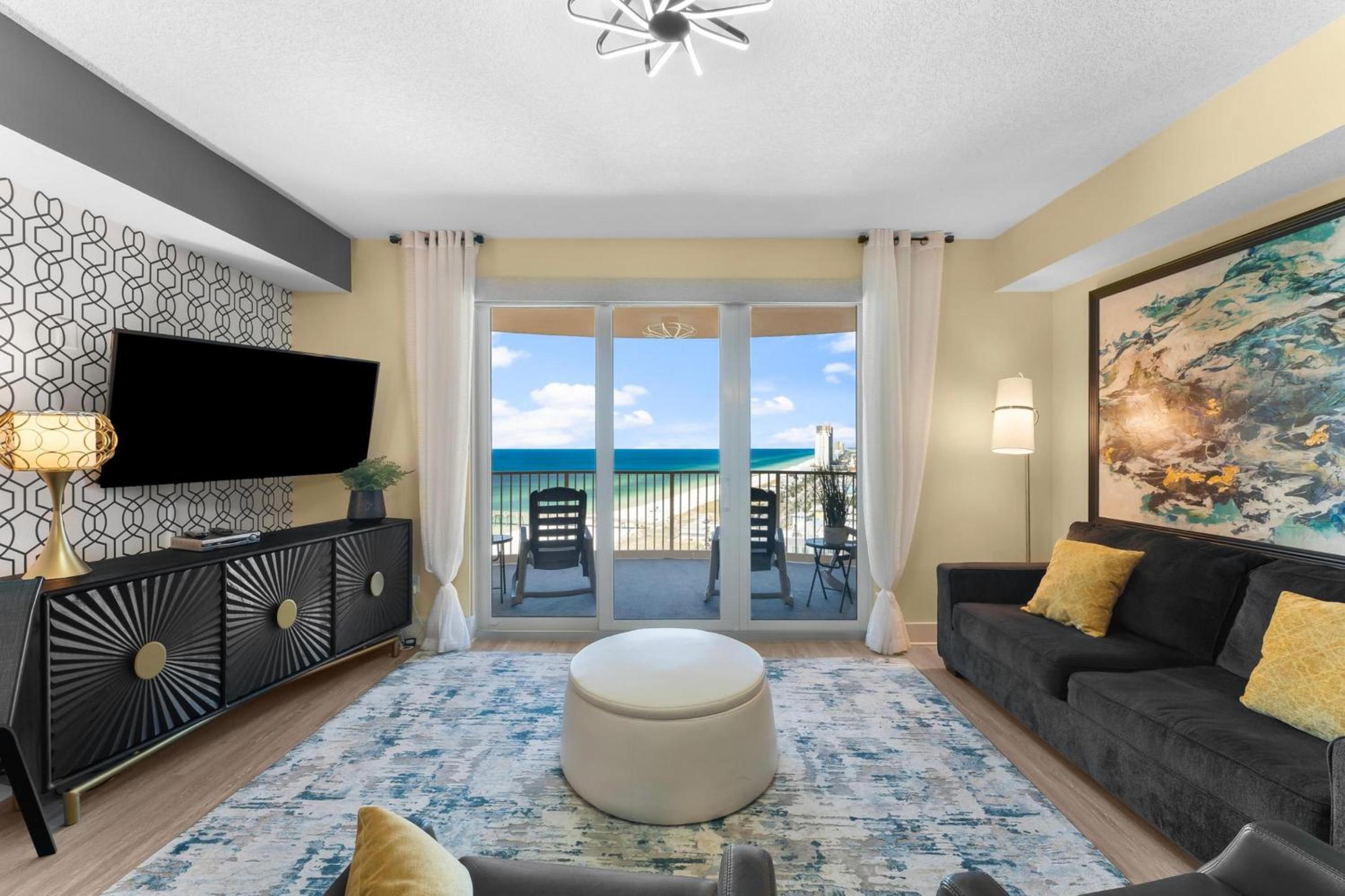 One-Bedroom Apartment with View