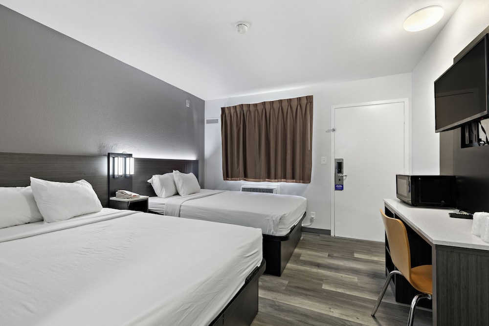 Deluxe Room, 2 Double Beds, Non Smoking, Refrigerator photo 1