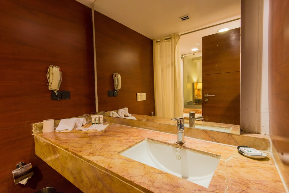 Deluxe Double or Twin Room - Photo 3