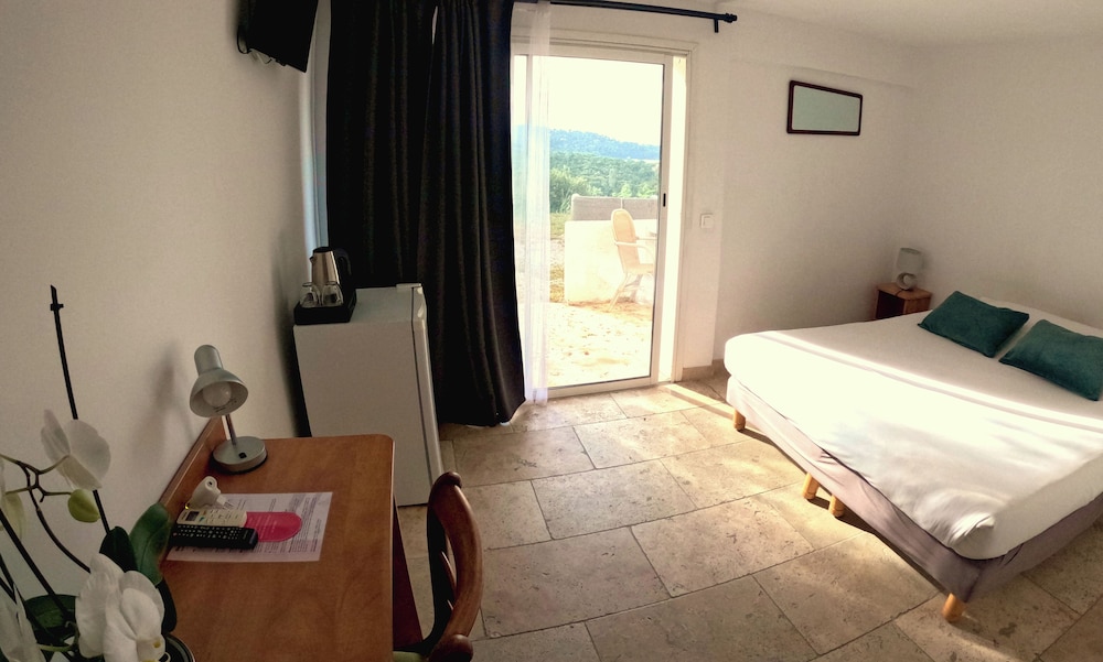 Superior Double Room, Sea View - Photo 3