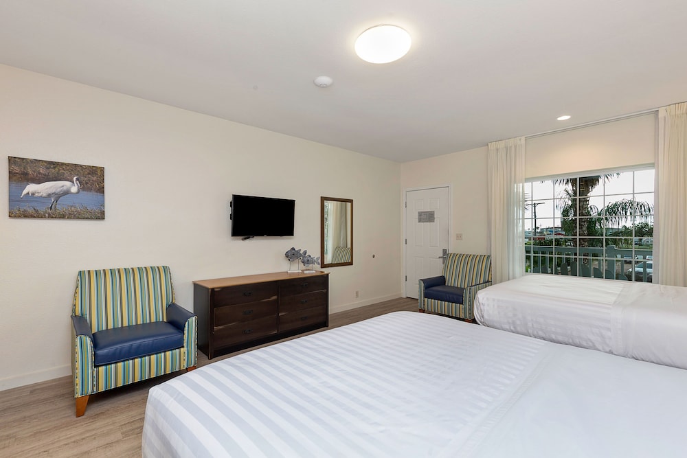 Deluxe Room, 2 Queen Beds, Kitchenette photo 3