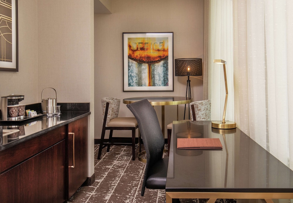 Junior Suite, 2 Queen Beds, Accessible (Hearing) photo 3