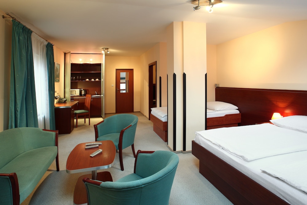 Deluxe Room - Photo 3