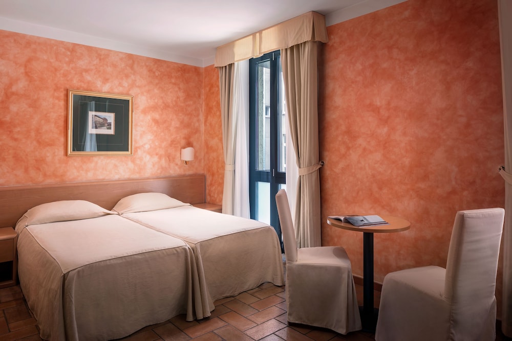 Double or Twin Room - Photo 1