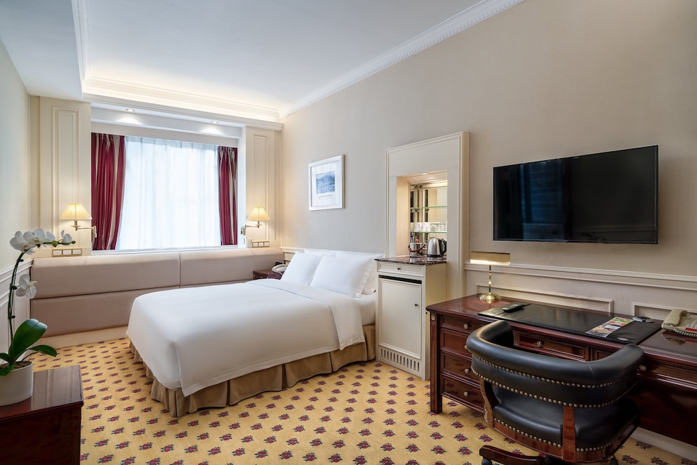 Premium Room, 1 King Bed - Photo 2