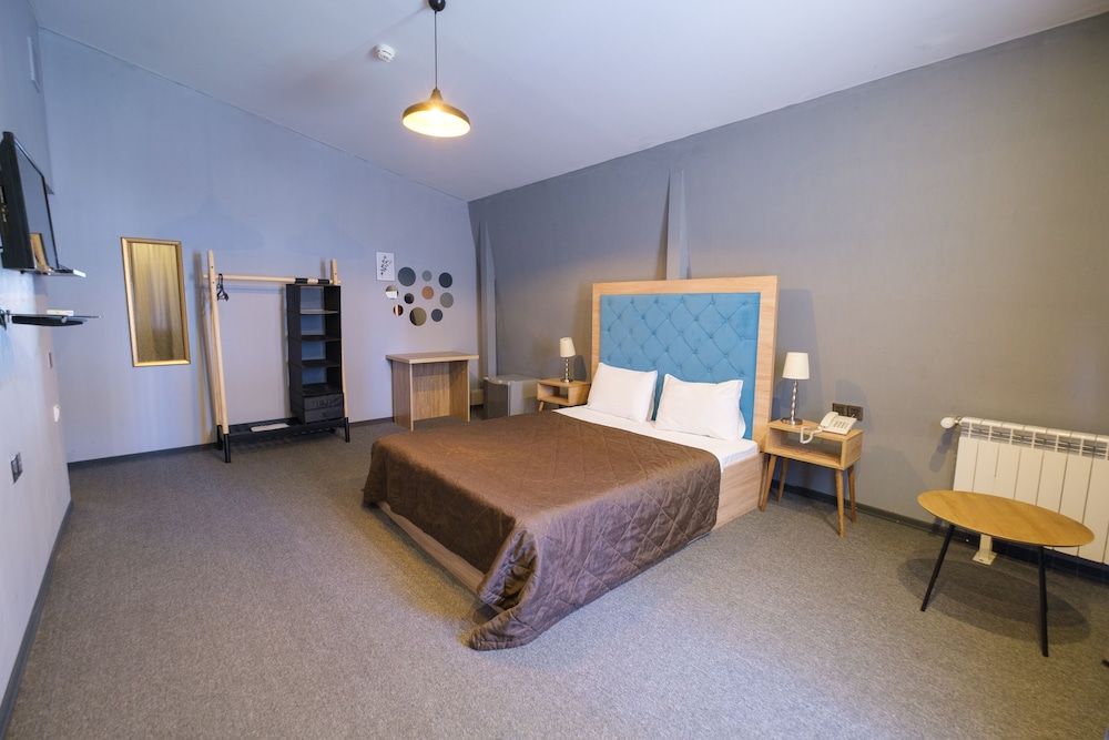 Twin Room - Photo 2