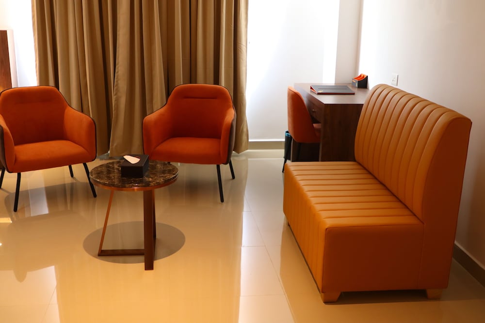 Family Room - Photo 7