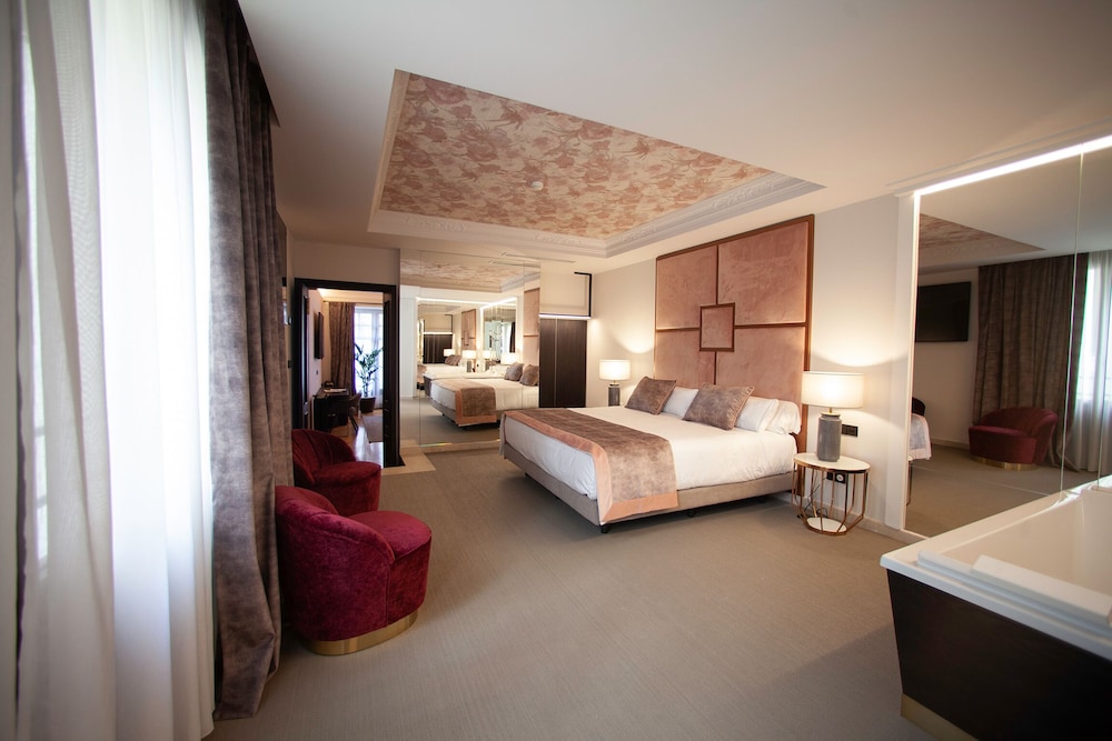 Junior Suite (2 adults and 1 kid)