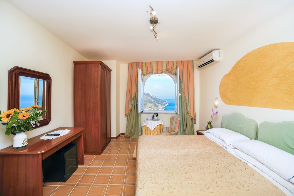 Superior Double Room, Sea View photo 2