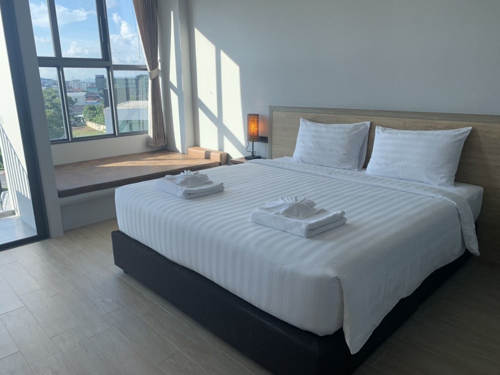 Deluxe Double Room - Photo 13