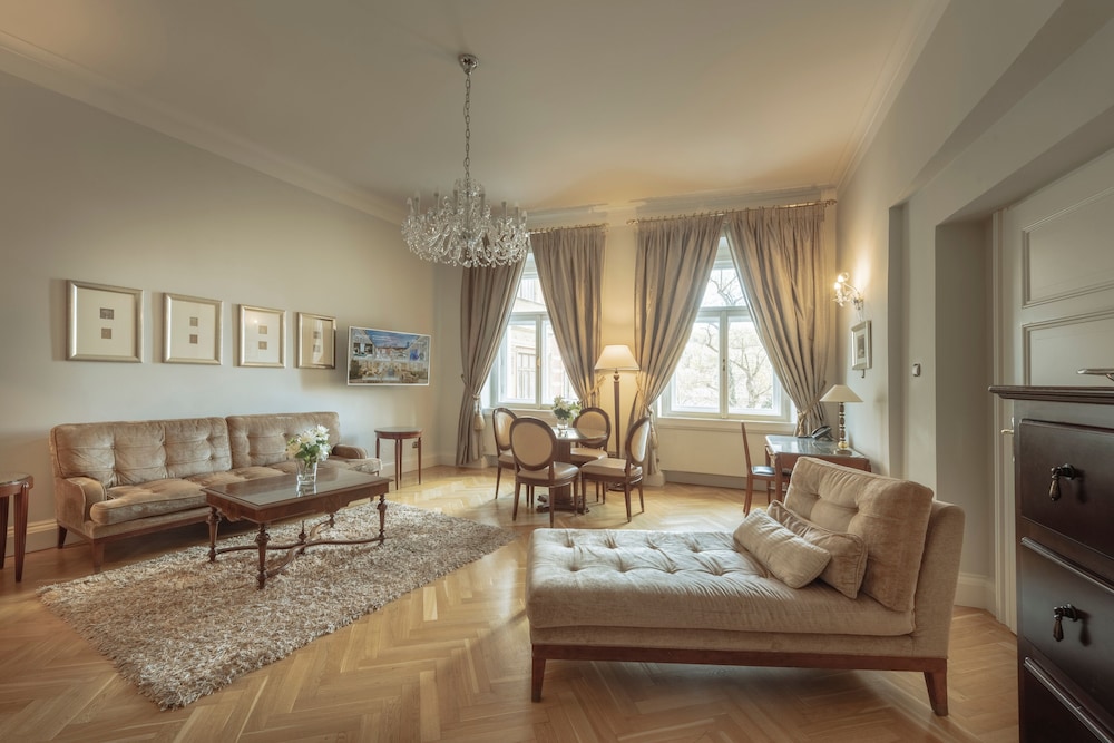 Executive Suite, 1 King Bed, River View (Charles Bridge and Prague Castle View)