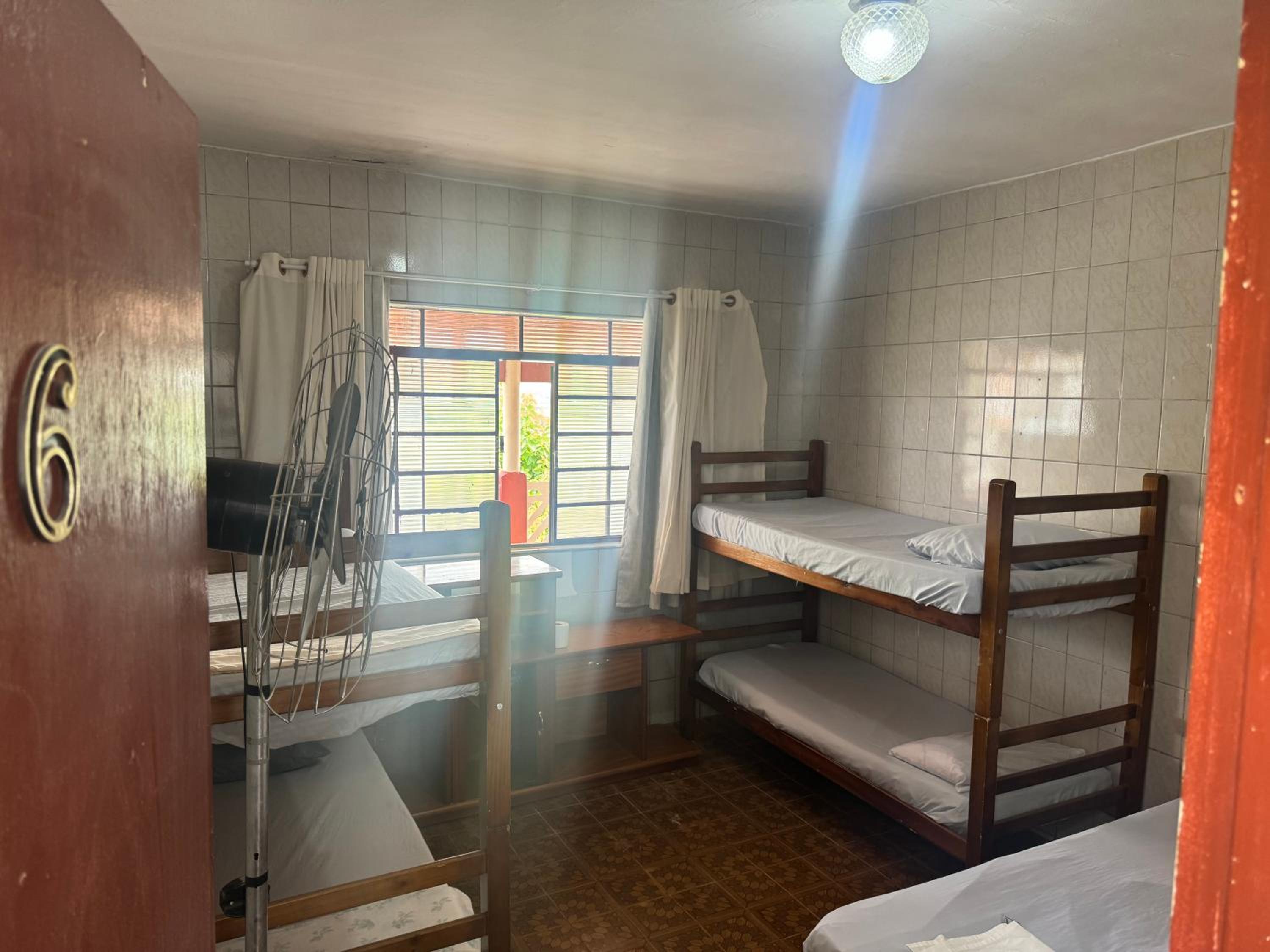 6-Bed Mixed Dormitory Room photo 2