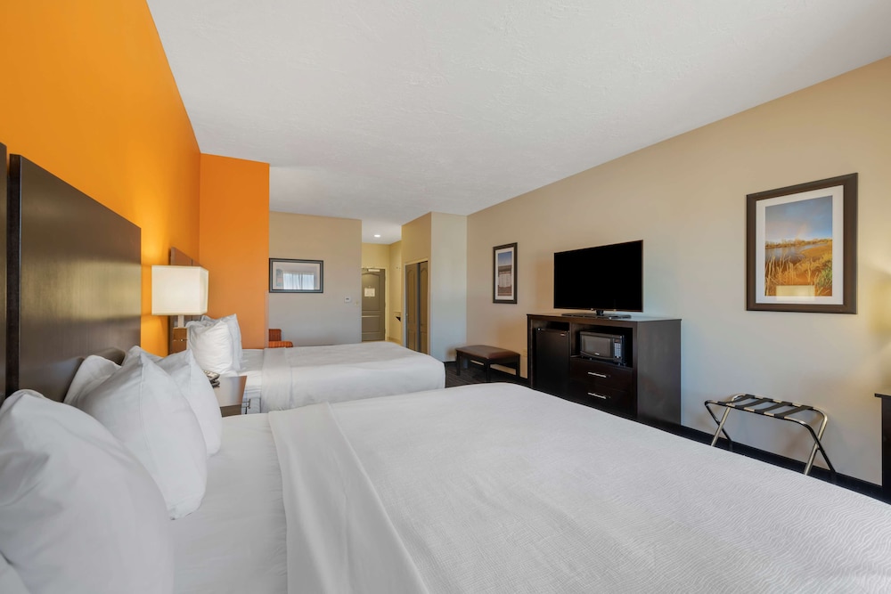 Suite, Multiple Beds, Accessible, Non Smoking (with Sofabed) photo 3
