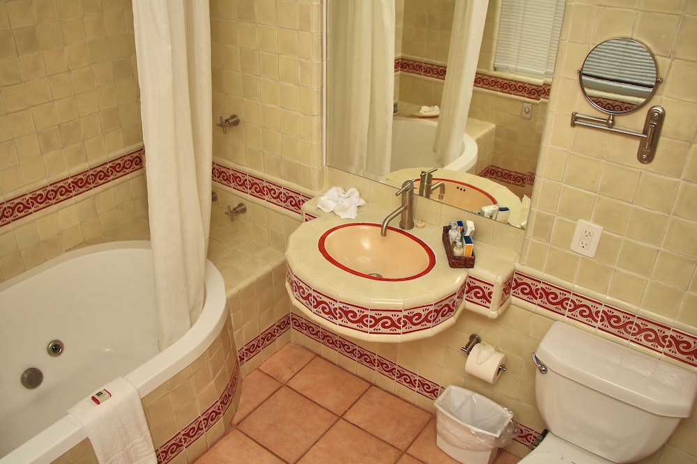 Romantic Suite with a Bathtub - Photo 22