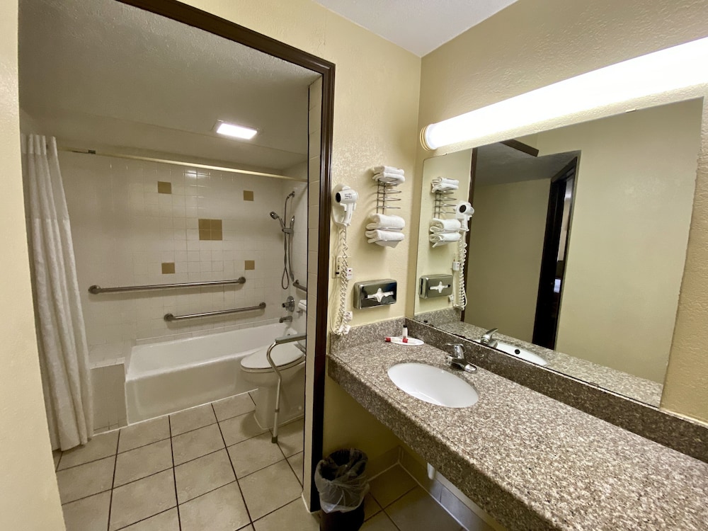 Super 8 by Wyndham Shawnee, Billede 6