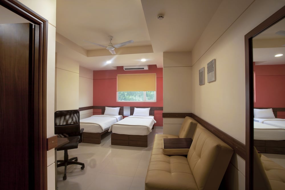 Twin Room - Photo 10