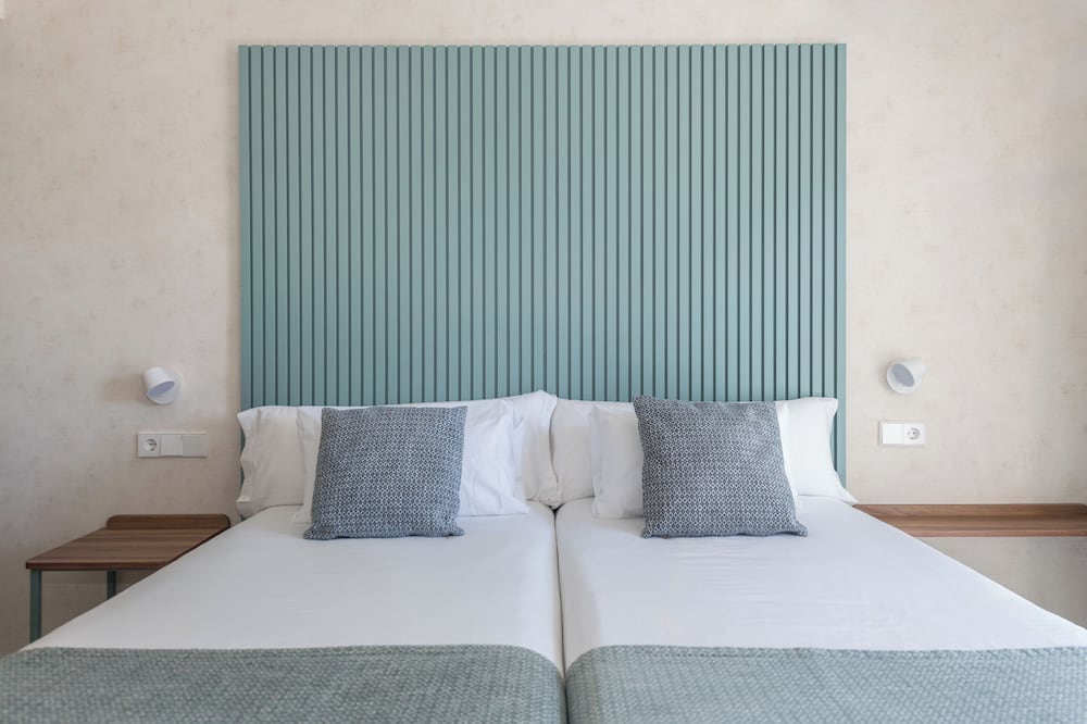 Double Room, Balcony - Photo 9