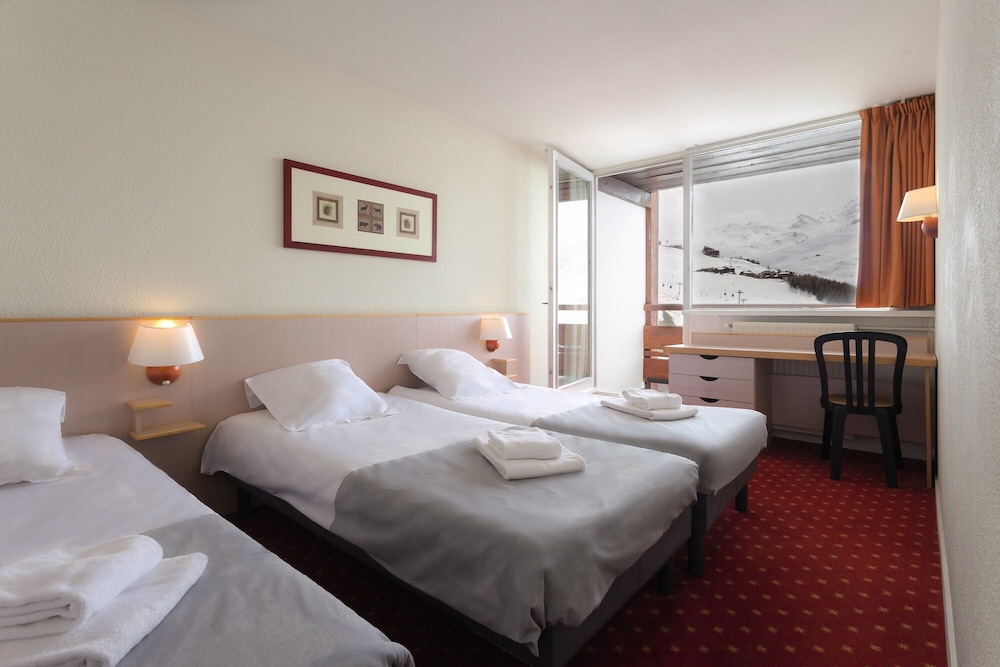 Standard Apartment, 2 Bedrooms, Balcony, Mountain View (Standard) photo 2