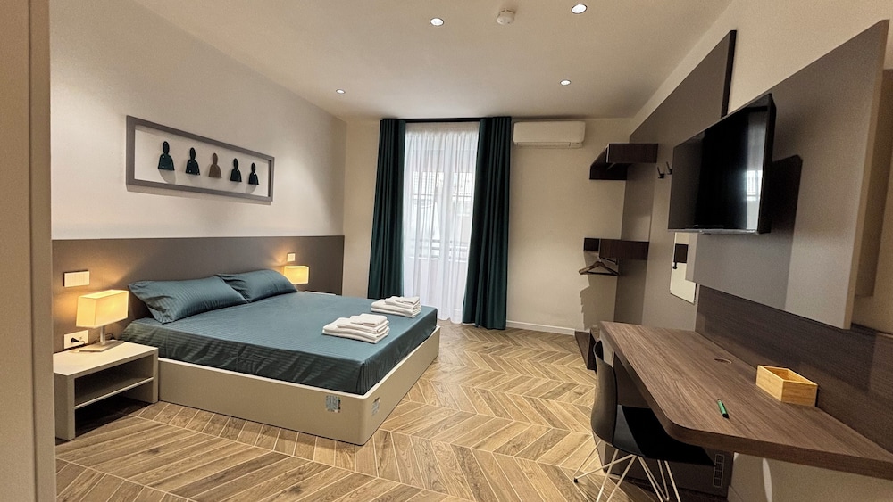 Comfort Room, Balcony