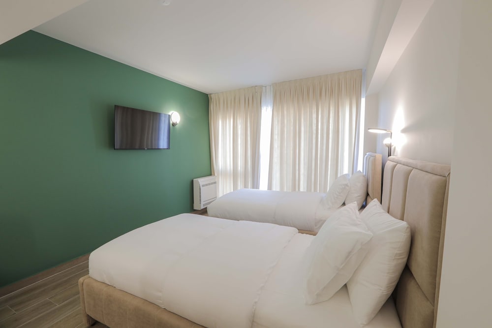 Deluxe Triple Room photo 3