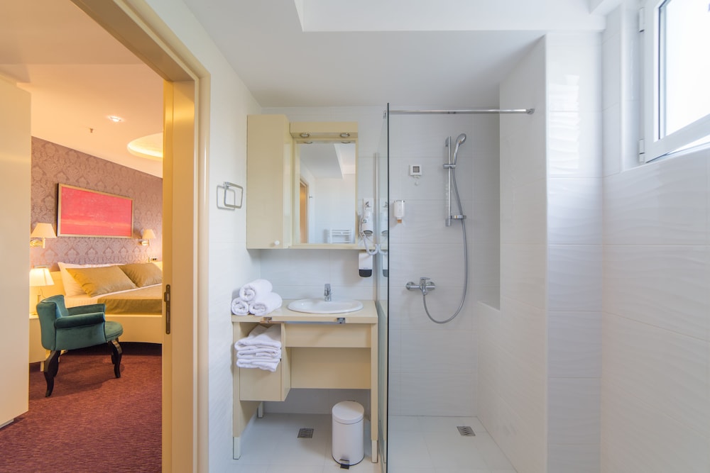 Triple Room, Balcony, Sea View photo 3