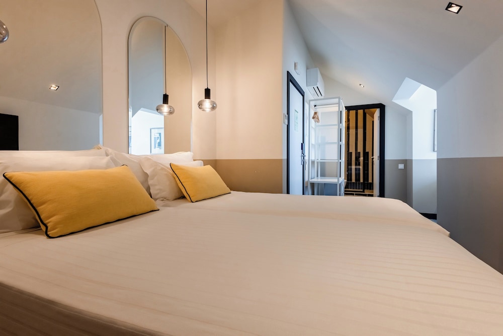 Classic Double or Twin Room (Church) - Photo 4