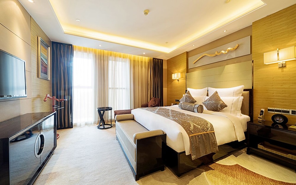 Superior Suite, 1 King Bed photo 1