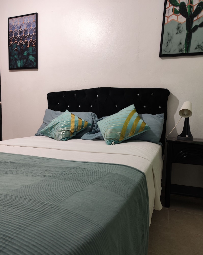 City Apartment, 2 Bedrooms, Non Smoking, City View photo 3