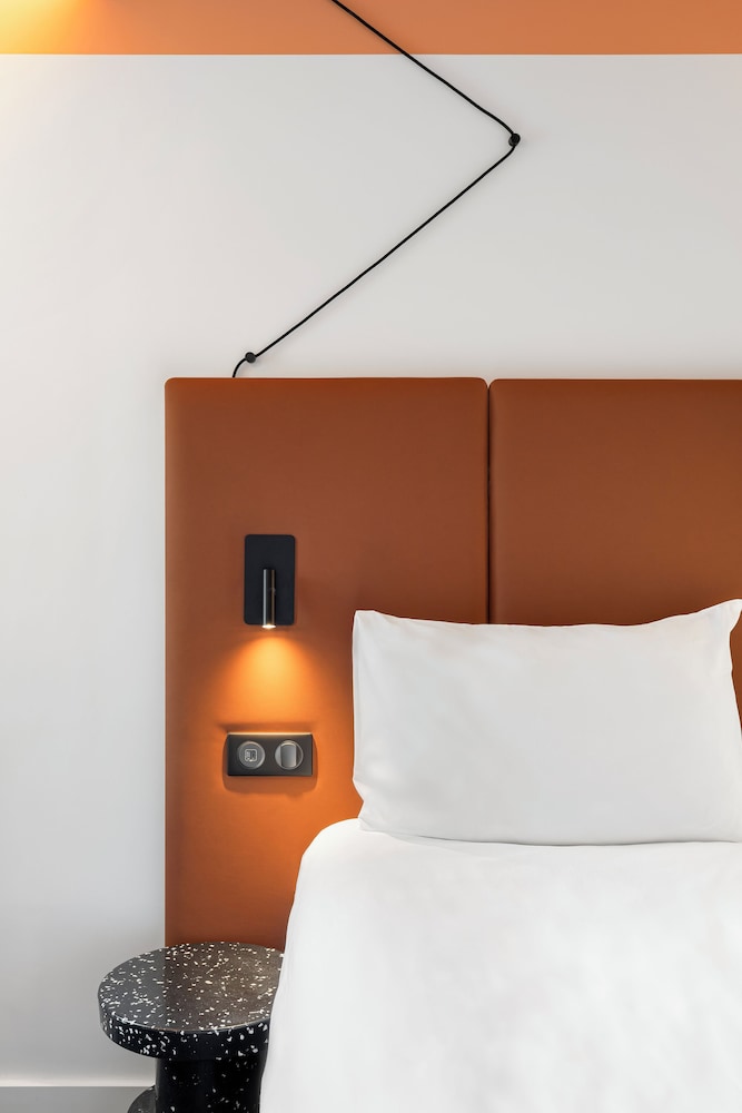 Standard Room, 3 Twin Beds - Photo 3