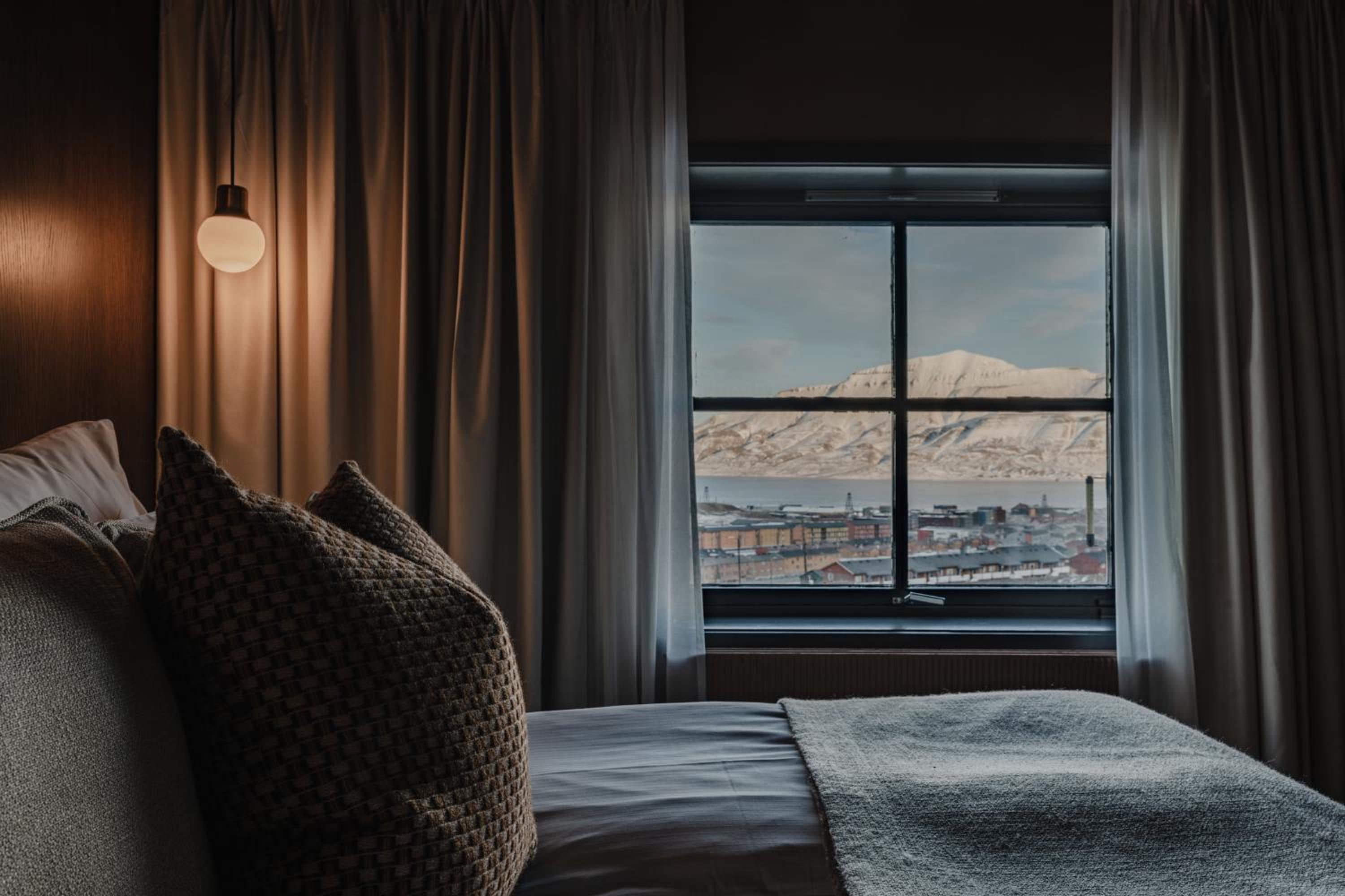 Suite with Mountain View - Photo 8